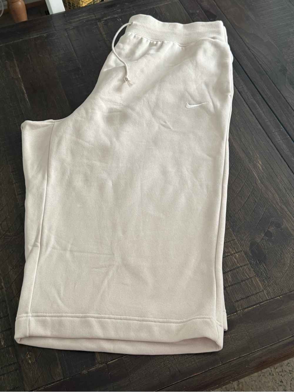 NWT Nike Sportswear Phoenix Fleece Women cropped. Smoke-free home.